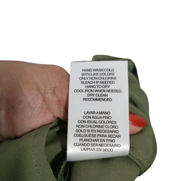 Signature Studio Pullover V-neck Top Women Size L Green Roll Tab Sleeve - Picture 8 of 9